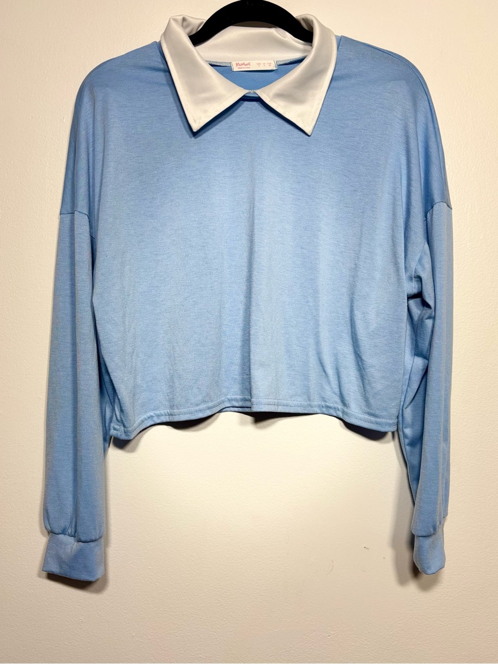 ROMWE Blue and White Collared Cropped Top
